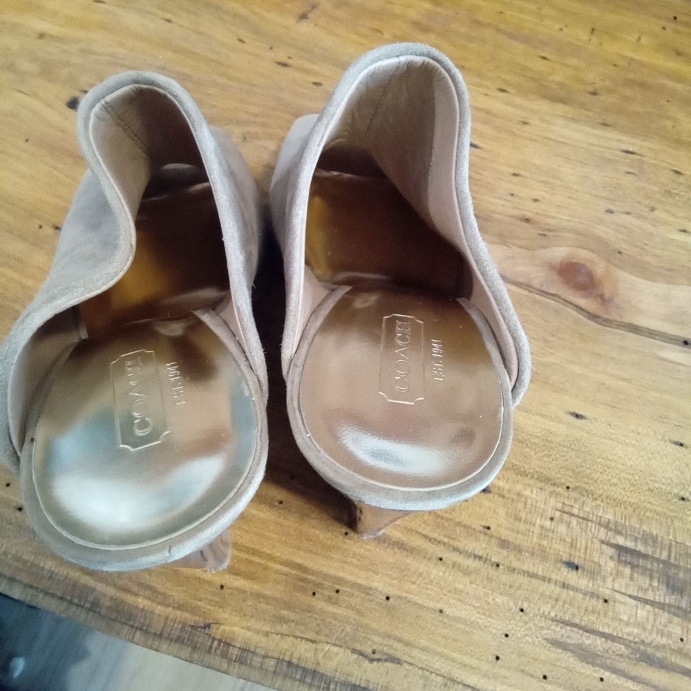 Coach Hollie Size 7.5 B Tan Suede 3.5" Wedge Heel platform Peep Toe - Picture 6 of 16